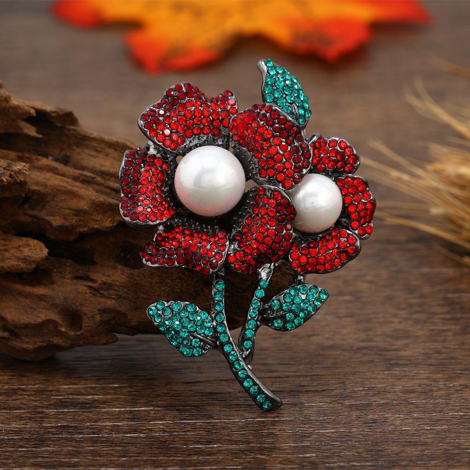 

Baroque Pearl Sunflower Brooch – Large Diamond Pin for Men’s & Women’s Suits