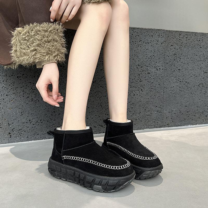 Small snow boots women's winter new tire sole short boots inner height increase non-slip warm cotton shoes Mao Mao shoes