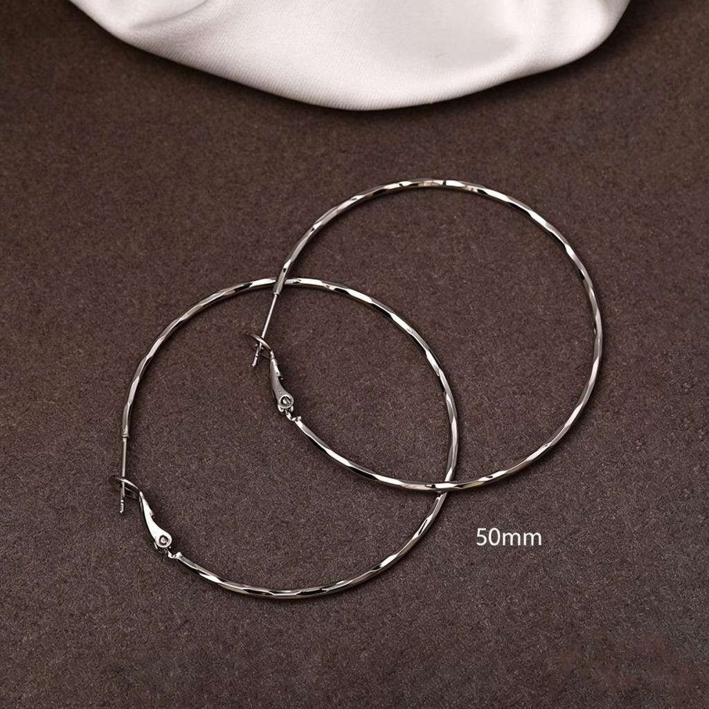 Korean version of high-end sensory ring earrings women's European and American fashion simple earrings temperament light luxury niche earrings