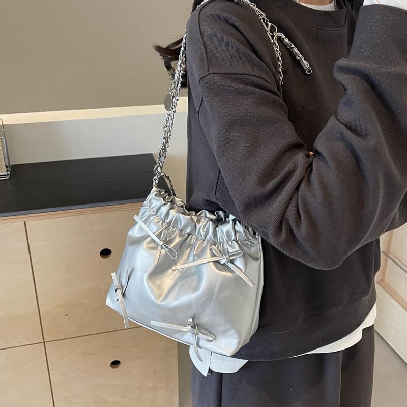 Stylish 2024 New Spring Shoulder Crossbody Bag Black Pu Street Fashion Bucket Bag