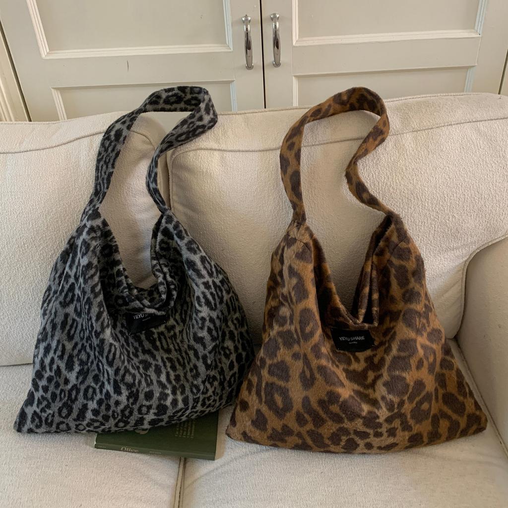 Retro Fashion Zebra Pattern Shoulder Bag Women's New Large-capacity Simple Casual Commuter Tote Bag Shoulder Messenger Bag