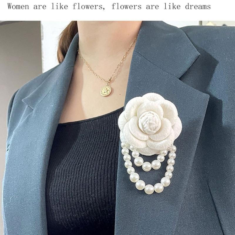 Luxury Brooches for Woman Scarves Buckle Pin Cloth Art Fabric Flower Pearl Brooch Fashion Clothing Jewelry Accessories