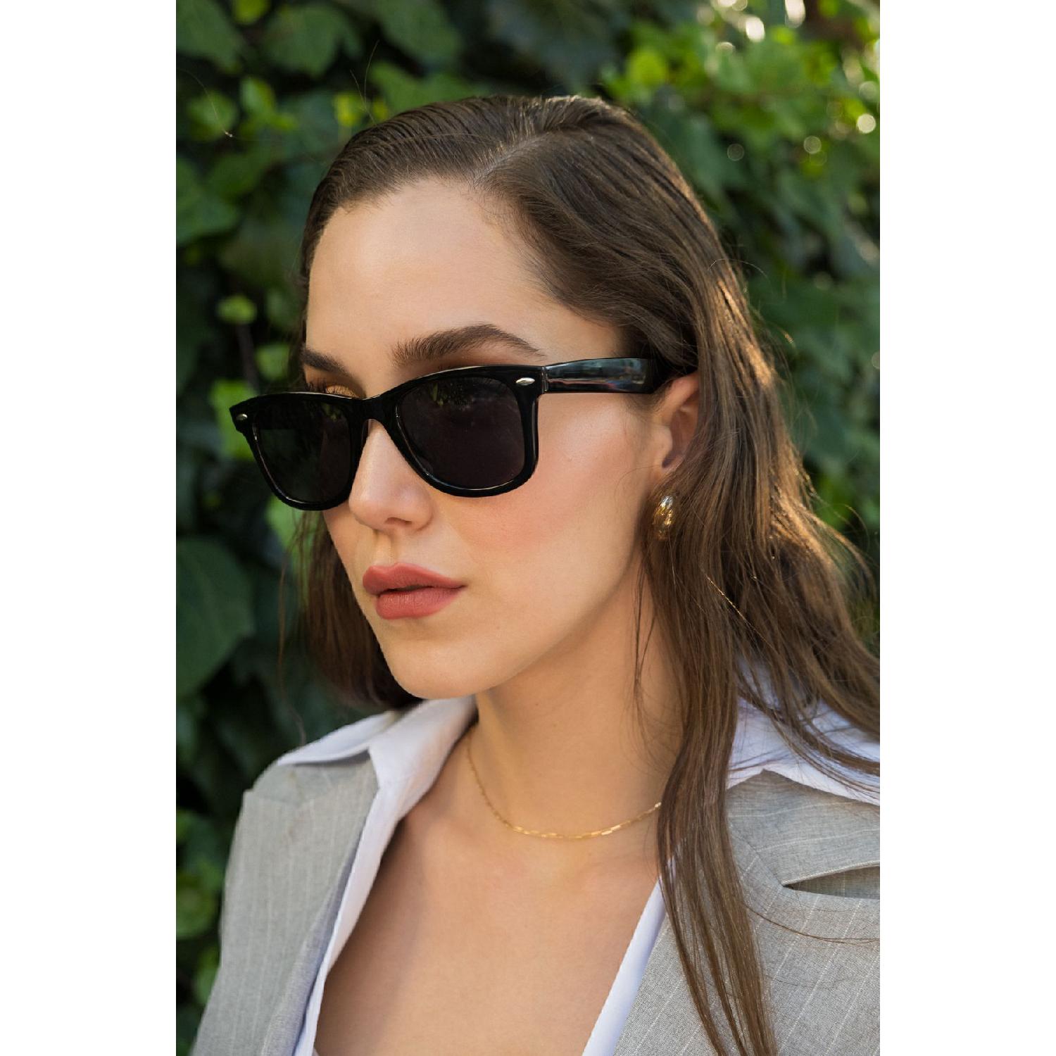 

Mv 010007 Inclined Model Unisex Sunglasses чорний