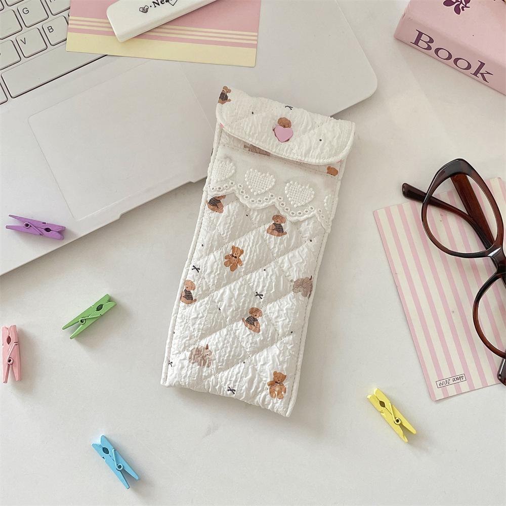 Cartoon Print Padded Glasses Case | Soft, Girly, and Portable Anti-Pressure Sunglasses Storage Bag
