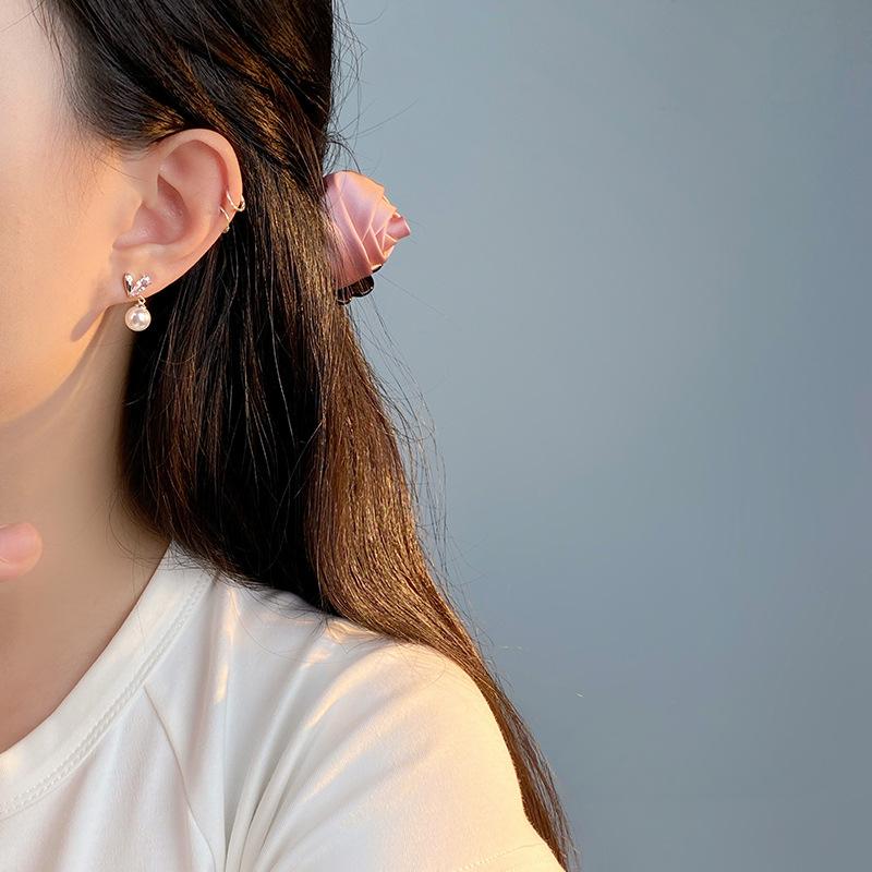 Exquisite Love Pearl Earrings for Women with High-end Design New Earrings