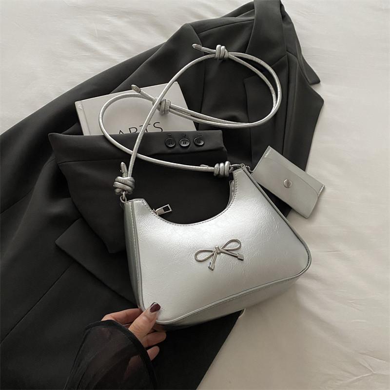 Elegant Casual Leatherette Crescent Shoulder Bag For Women In Trendy Street Style серебряный