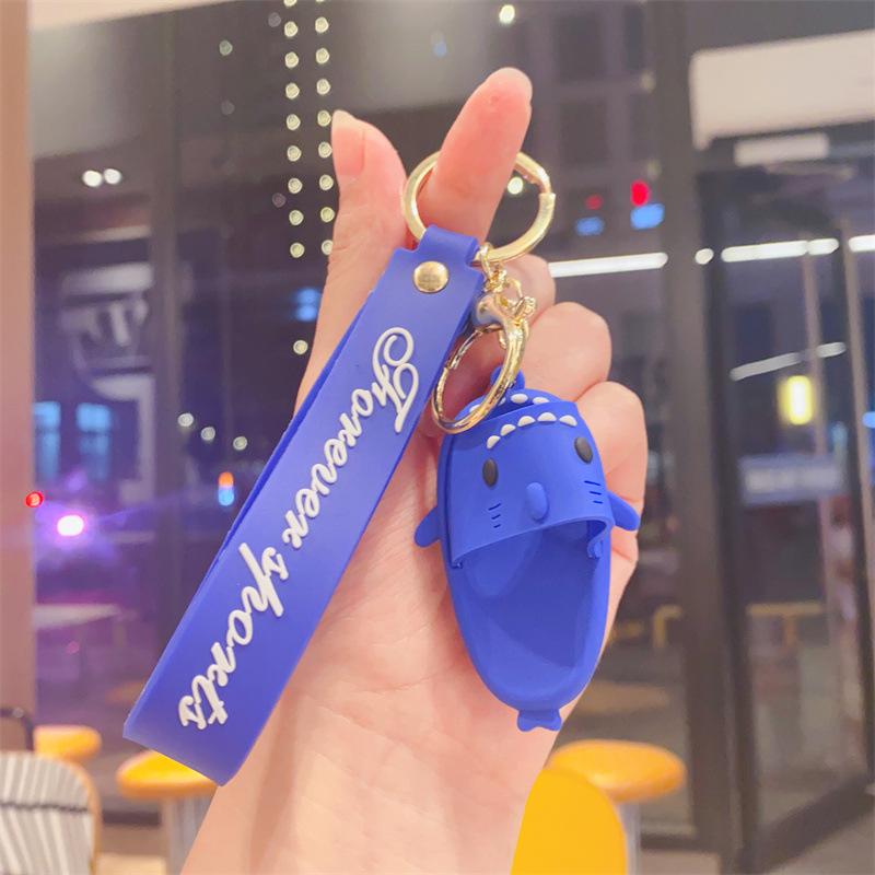 Kreativer Süßer Haifisch-Pantoffeln Schlüsselanhänger Trendiger Partner Schultaschen-Anhänger Auto-Schlüsselanhänger Anhänger Geschenk