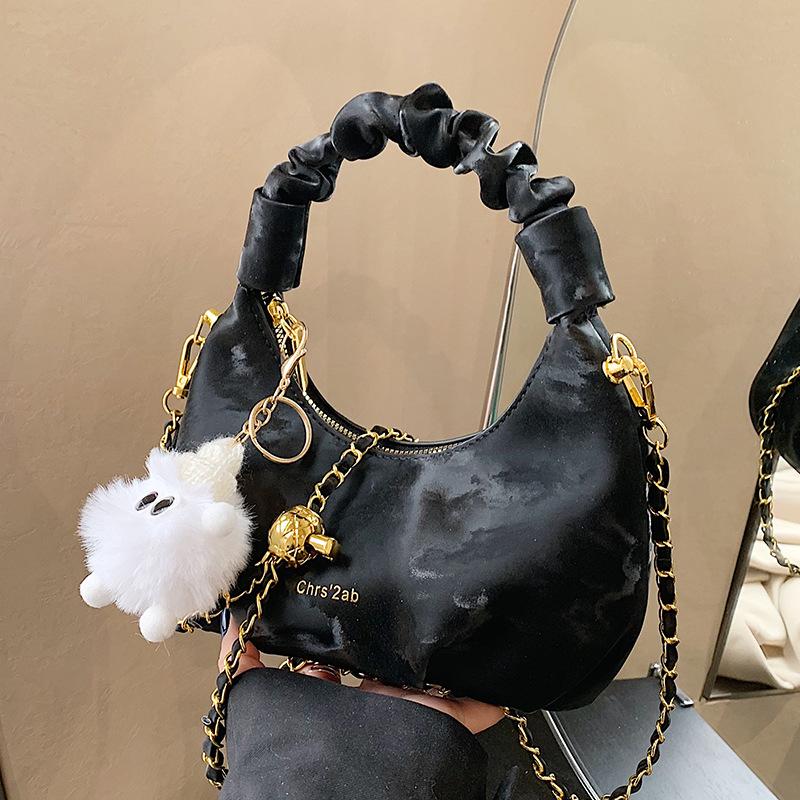 2025 New Korean Version of Casual Premium Pleated Portable Dumpling Bag Versatile Commuter Light Luxury Chain Messenger Bag Women