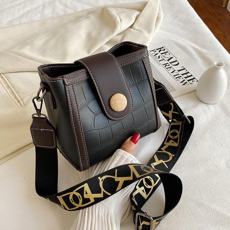 High Sense Small Bag Women's New Internet Celebrity Foreign Style Bucket Bag Women's Versatile Ins Fashion Shoulder Messenger Bag