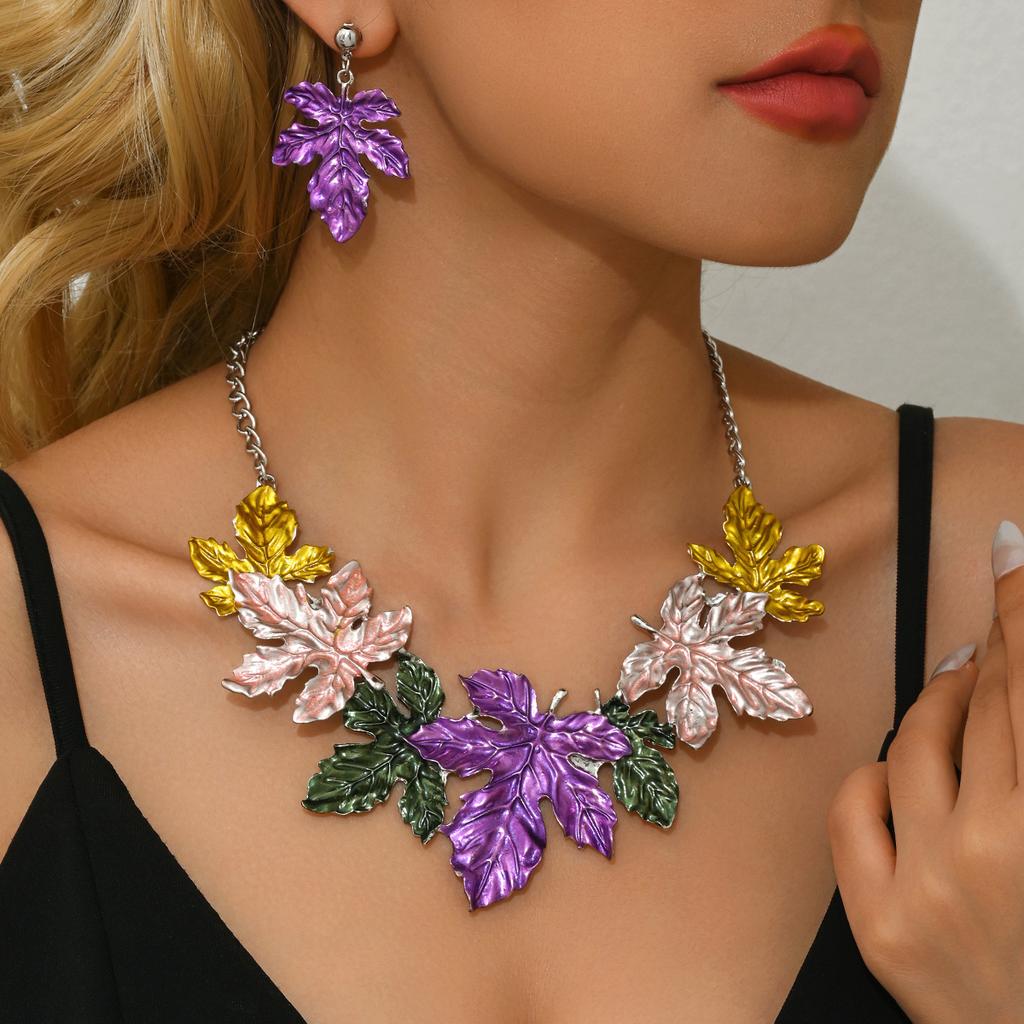 Personalized Maple Leaf Necklace Earring Set Specially Designed for Vacation Honeymoon Travel Style Jewelry Matching