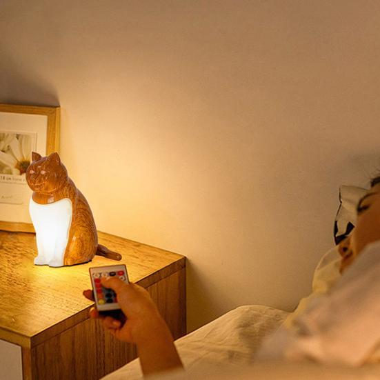 Cat-Shaped Night Light with Aromatherapy Bedside Table Lamp with Sound Function Rechargeable Soft Warm Glow Decorative Figurine Gift for Home Office