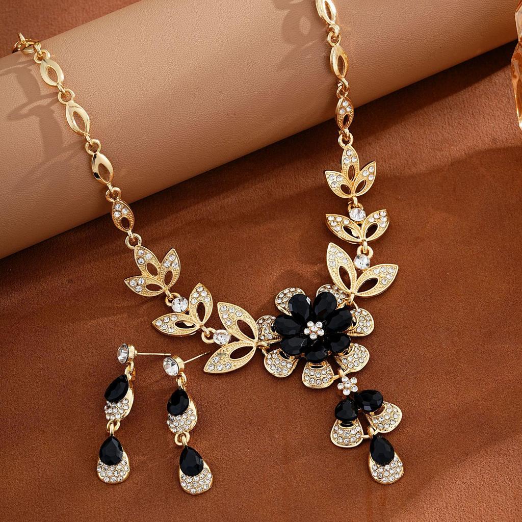 Europeisk & Amerikansk Mode Lätt Lyx Vattendroppe Blomma Halsband & Örhänge Set - Elegant & Utsökt