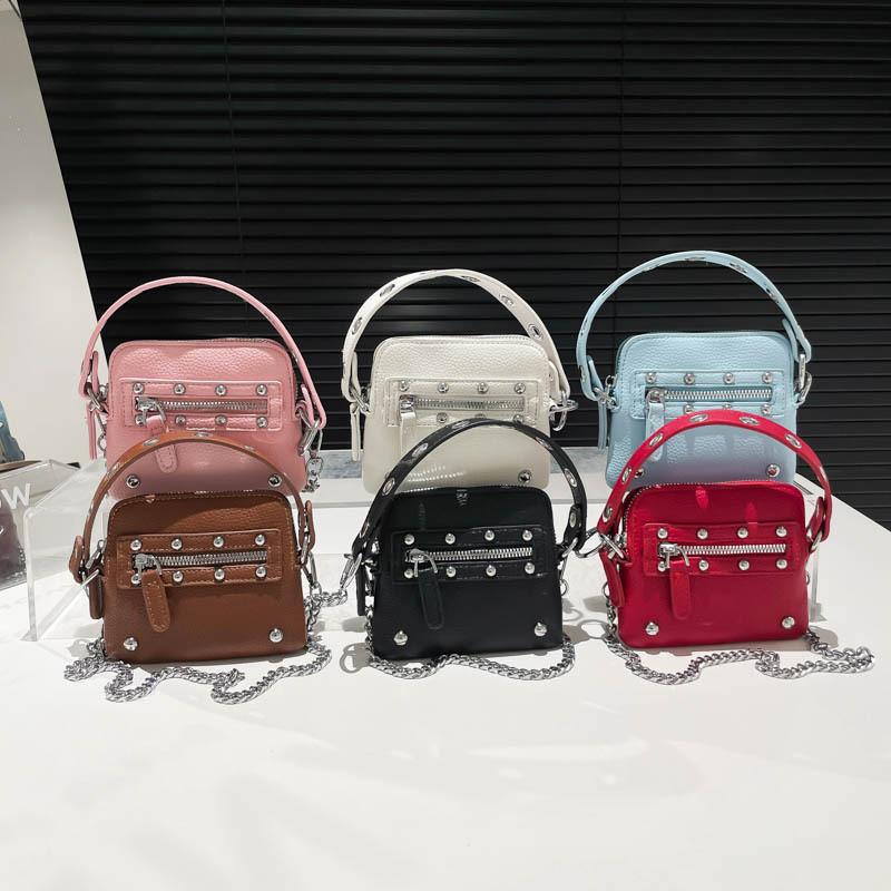 Fashion Solid Color Rivet Decoration Women Casual Mini Shoulder Chain Bag For Casual Outings