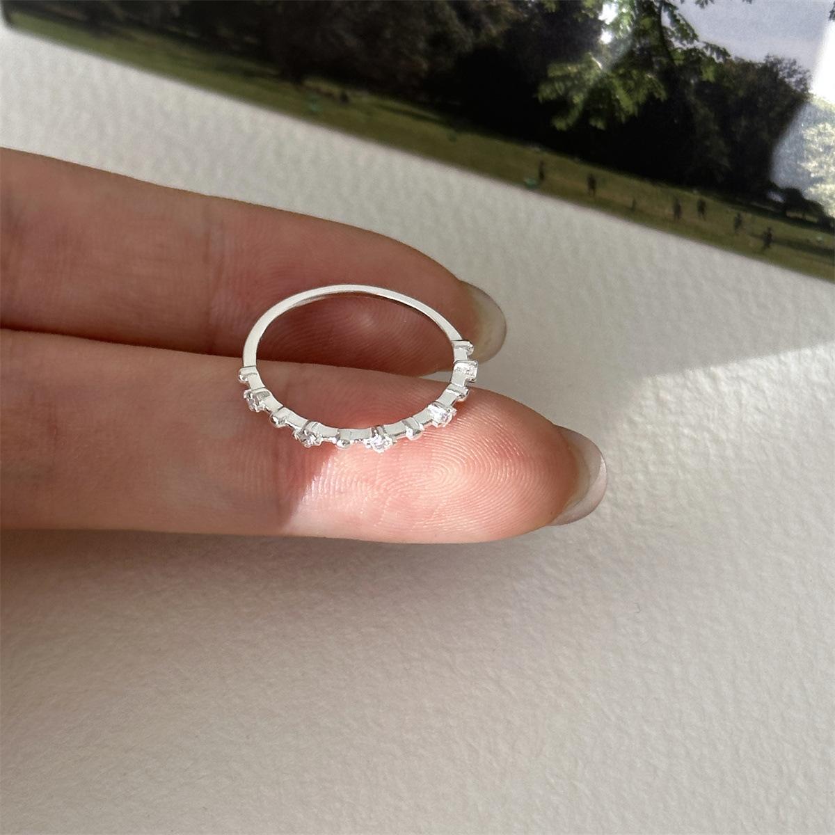 

Кольцо из стерлингового серебра 925 пробы с изумрудным рядом и цирконием, нишевый дизайн, милое кольцо с цирконием, модное, индивидуальное, тонкое кольцо No. 11