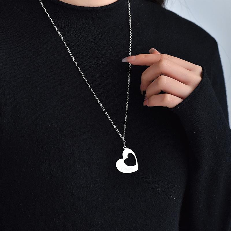 MotherDaughter Mother's Day Hollow Love Pendant Necklace Accessories Female Gift Mother and Daughter