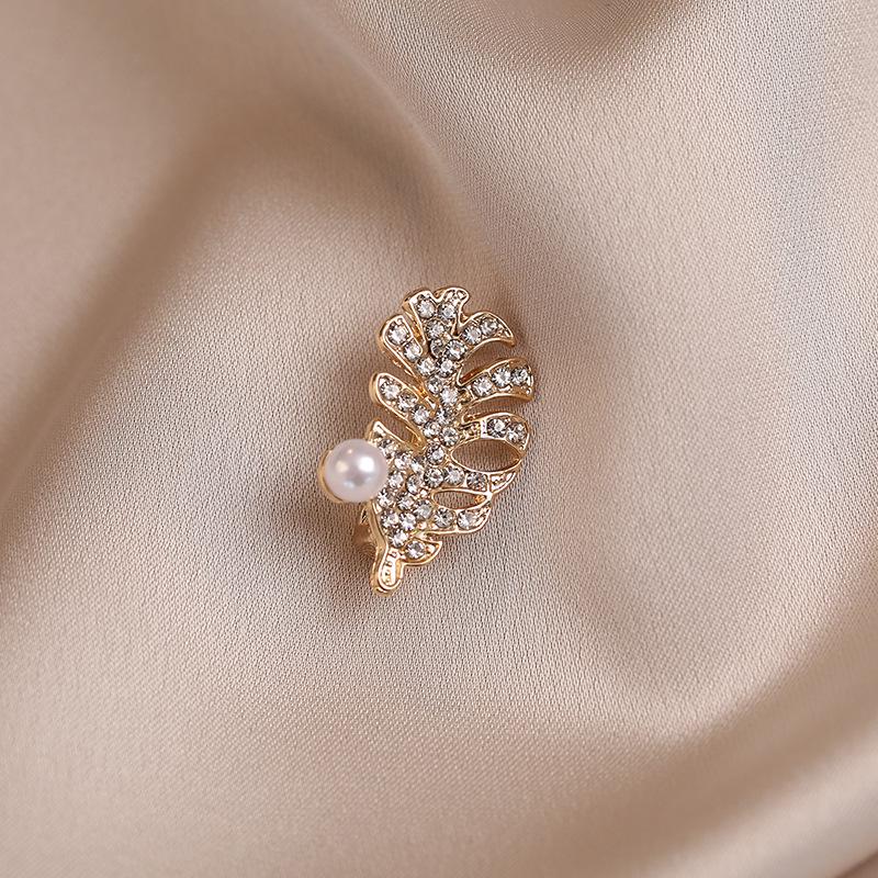 Exquisite High-End Schmetterlingsbrosche für Damenmode - Elegante Corsagen-Nadel & Kleidungsaccessoire