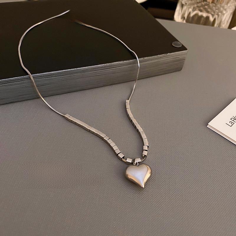 Korean Minimalist Love Necklace - Retro Clavicle Chain for Women