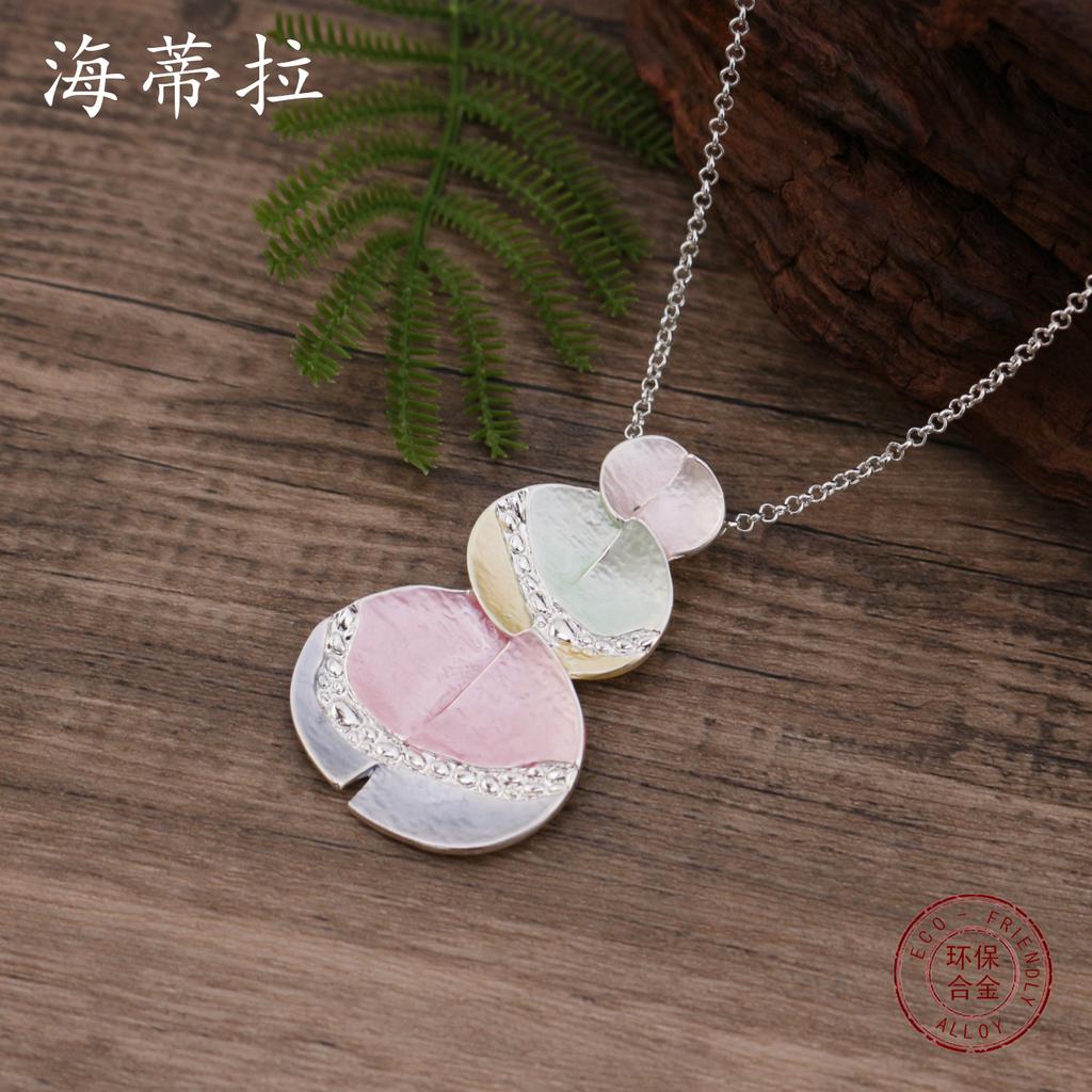 Color Painting Oil Irregular Petal Small Pendant, Fashionable and Simple Women's High-end Flower Necklace