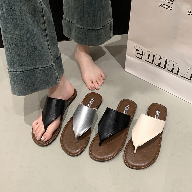 Soft-soled clip-toe flip-flops women's summer wear new beach vacation fashion flat sandals shoes