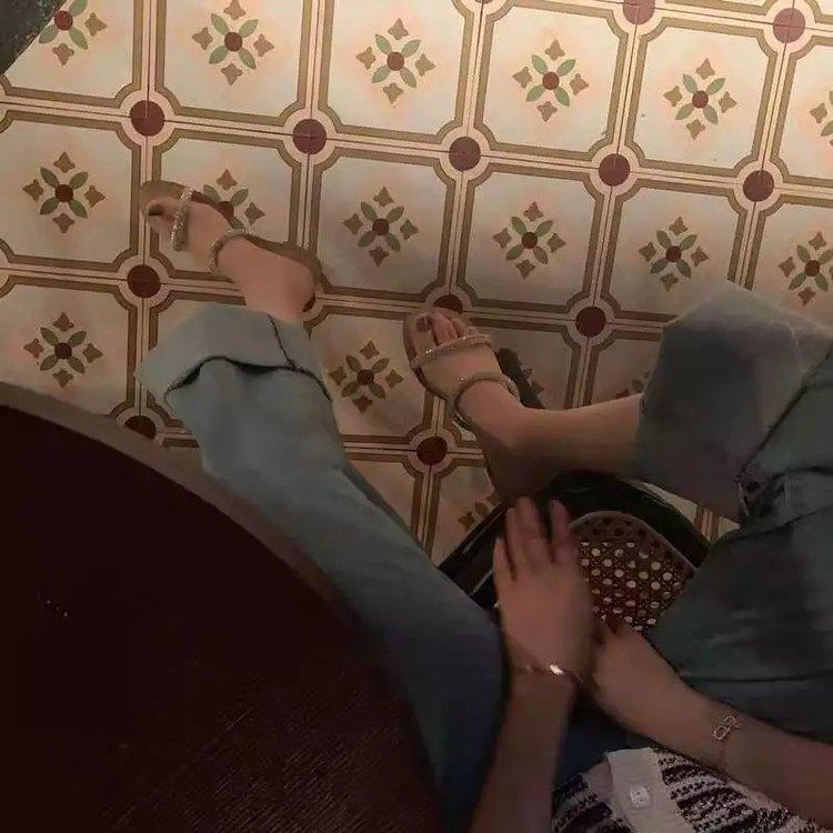 Fashion Sandals 2025 Summer New Style Fairy Style One Word with Water Diamond Flat Bottom Set Toe Cool Slippers for Outer Wear