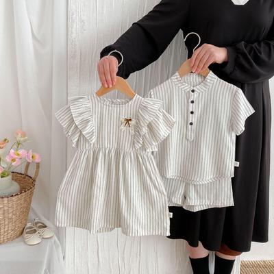 2025 Sommeroutfit für Kinder: Jungen Streifen-T-Shirt & Mädchen Kleid Set