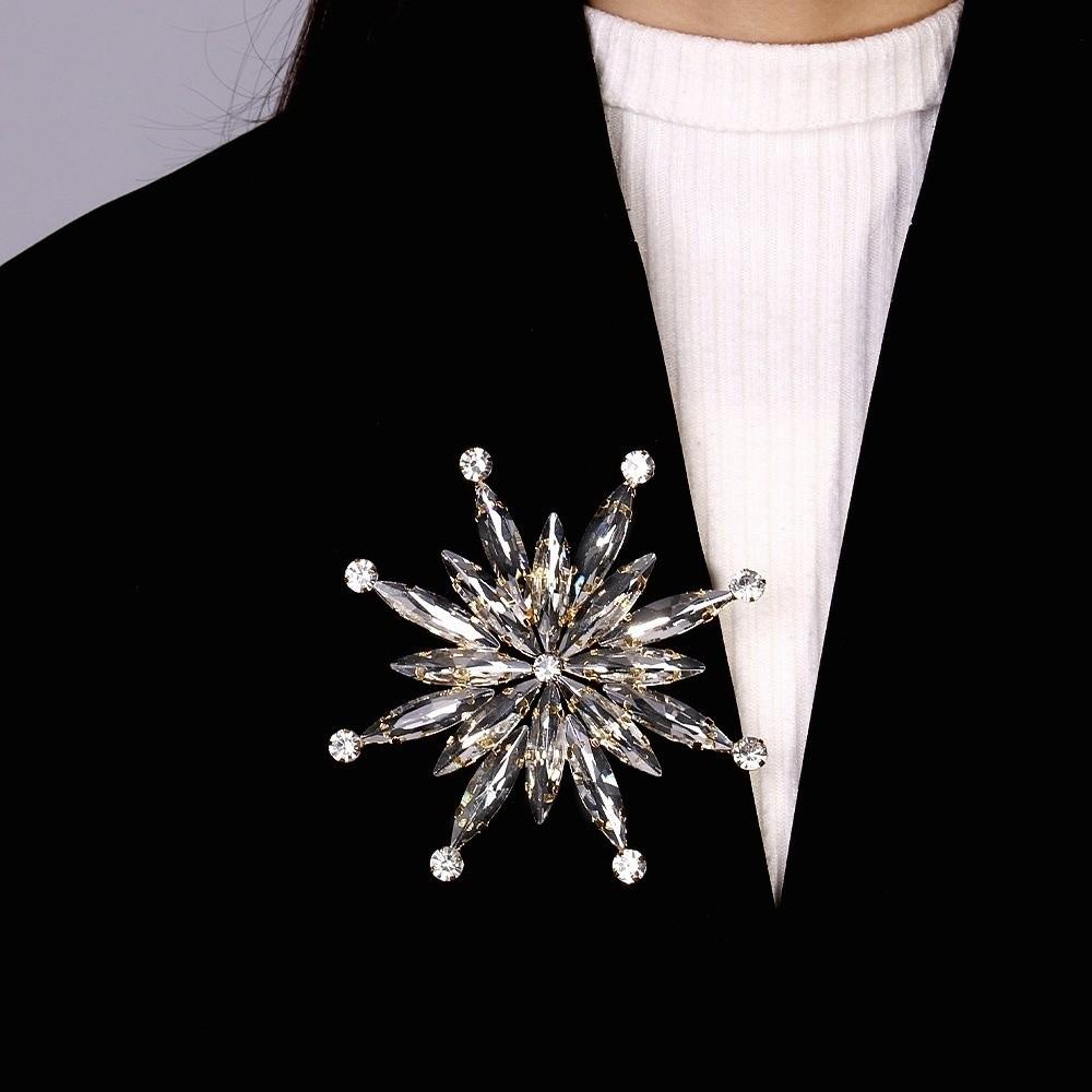 Body Jewelry Rhinestone Brooch Decorative Clothing Chest Flower Irregular Flower Brooch Party