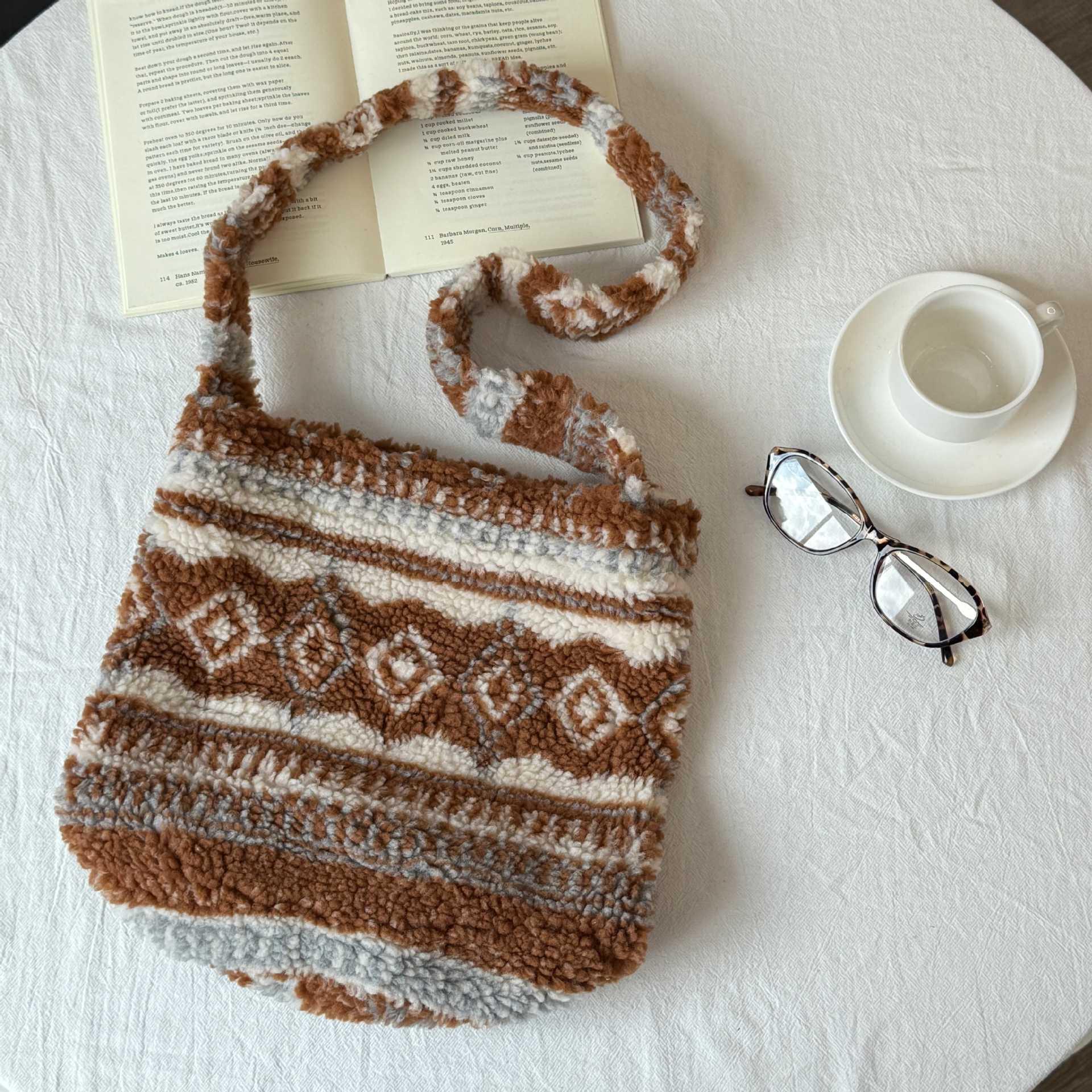 

Женская плюшевая модная сумка кроссбоди - Большая вместимость, универсальная коллекция Осень/Зима Корея Дондэмун