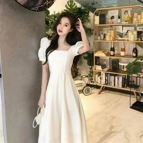 Elegant Retro French Hepburn Style Summer Dress with Slimming Waist and Puff Sleeves