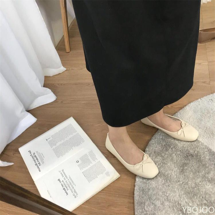 2025 Ladies retro soft soled Shoes Round toe shallow mouth Flats Butterfly knot elegant bean shoes Durable comfortable lazy flat