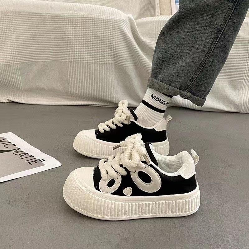 2025 new platform casual shoes board shoes women's black and white panda little white shoes board shoes women ins student tide shoes soft sole