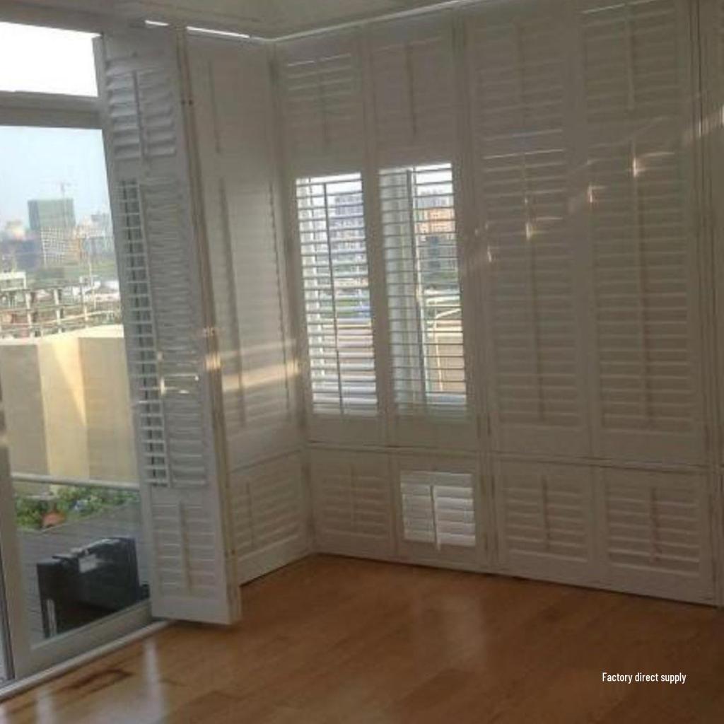 Operable Folding Louvered Door with Solid Wood Blinds