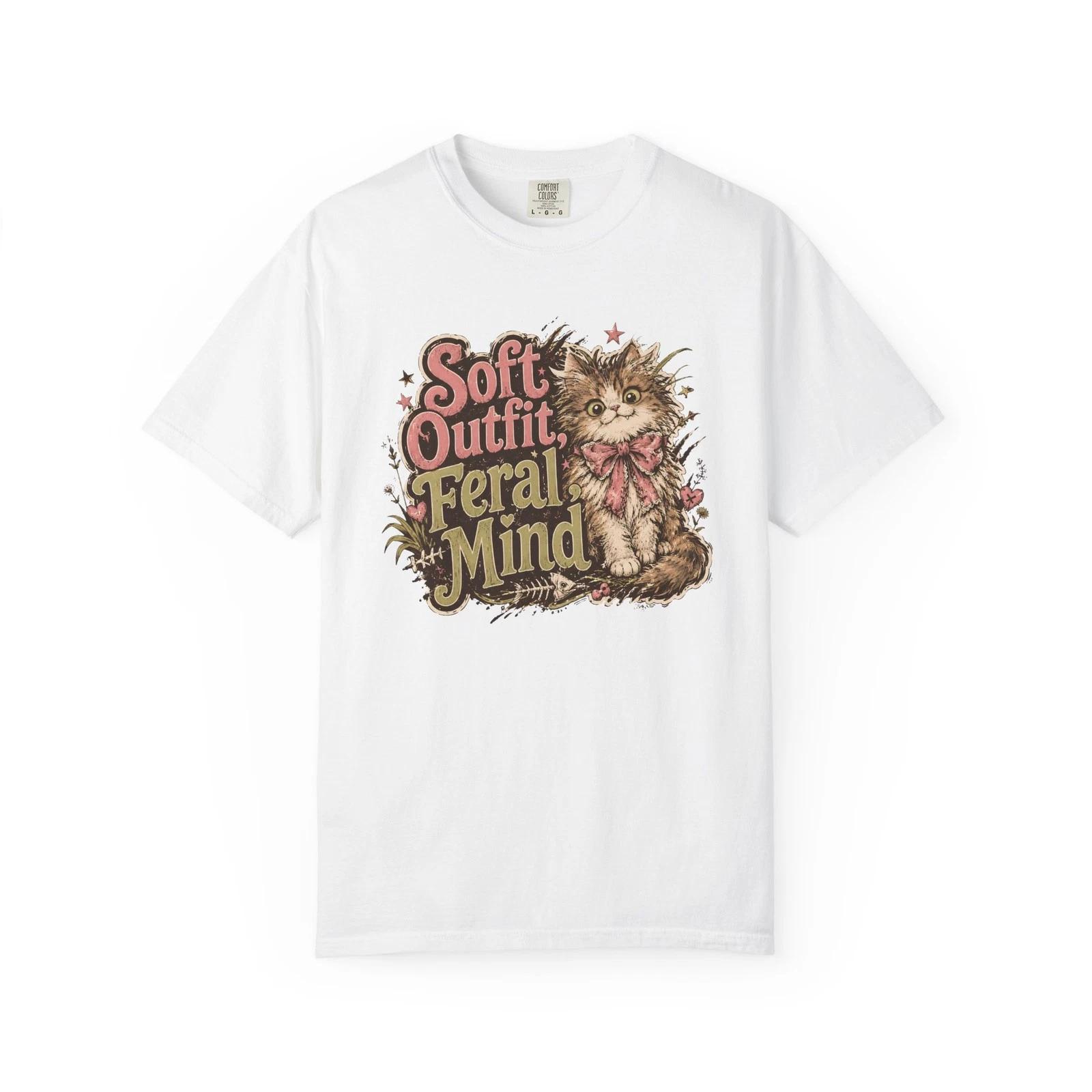 Soft Outfit Feral Mind Cat Illustration T-T-Shirt | Vintage Kitten Graphic 2XL