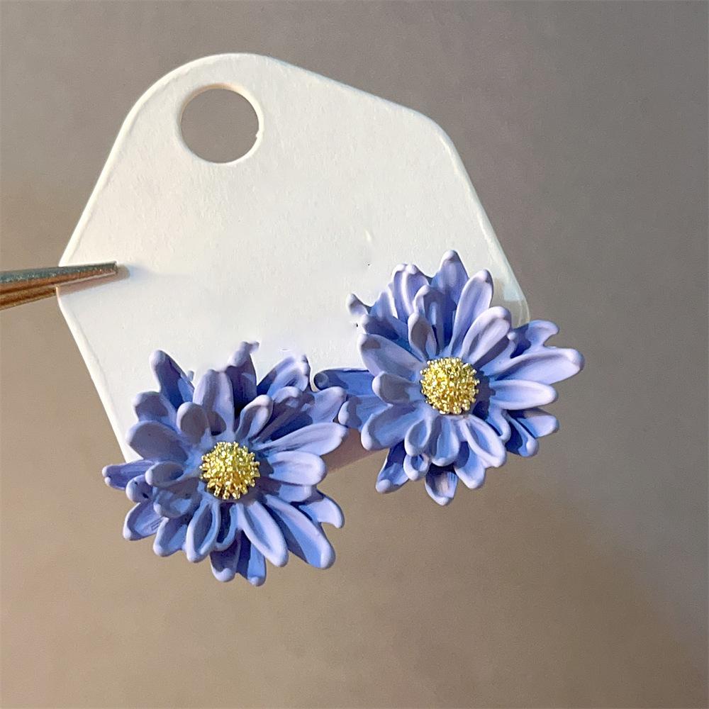 Early spring new dopamine flower stamen stud earrings fashionable and sweet simple earrings versatile high-end earrings