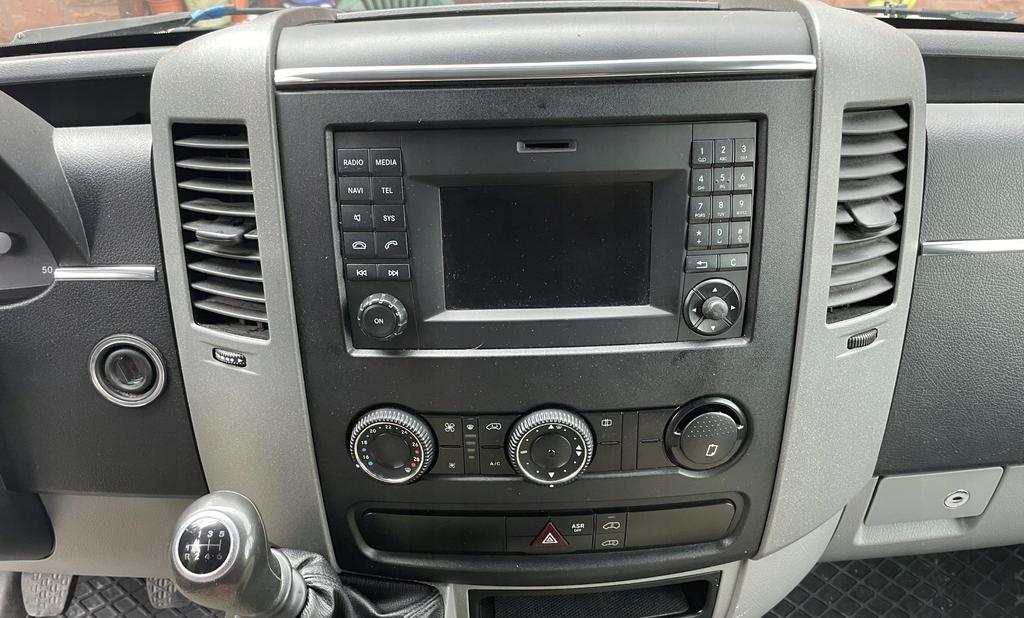Mercedes Sprinter W906 Chromowane Listwy Kokpit Wnętrze