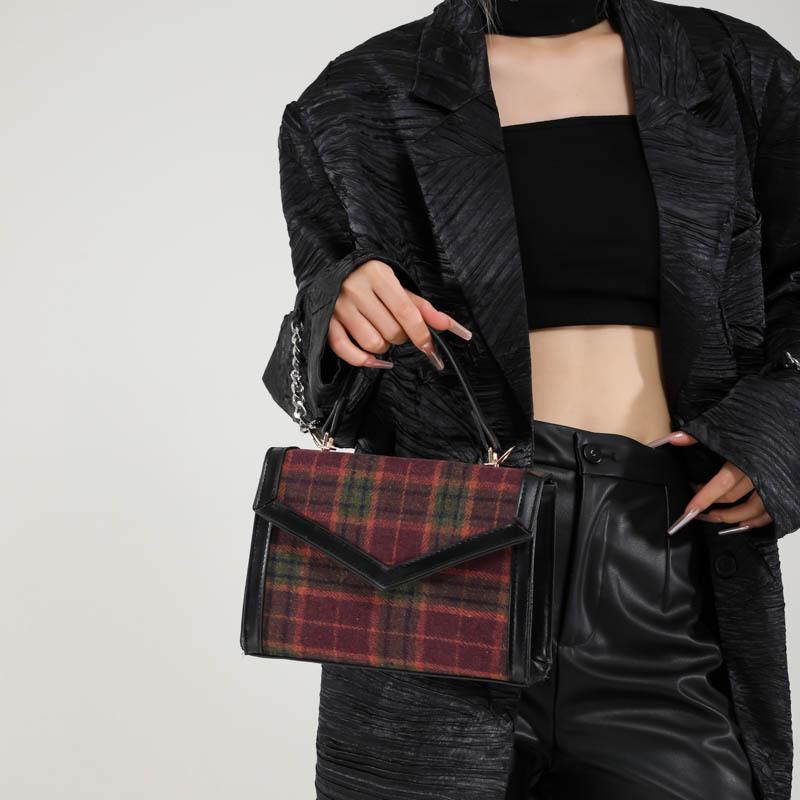 Elegant Women's Small Square Bag In Trendy Plaid Pattern Perfect For Fall Winter Use