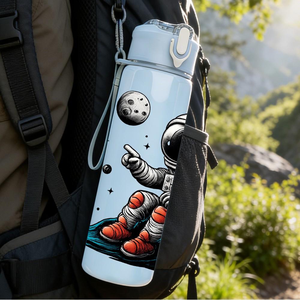 1PC Sitting Astronaut Space Suit Pattern 750ml Color Plastic Sports Water Bottle Leakproof Flip Straw Lid Suitable for Sports Office Home Use