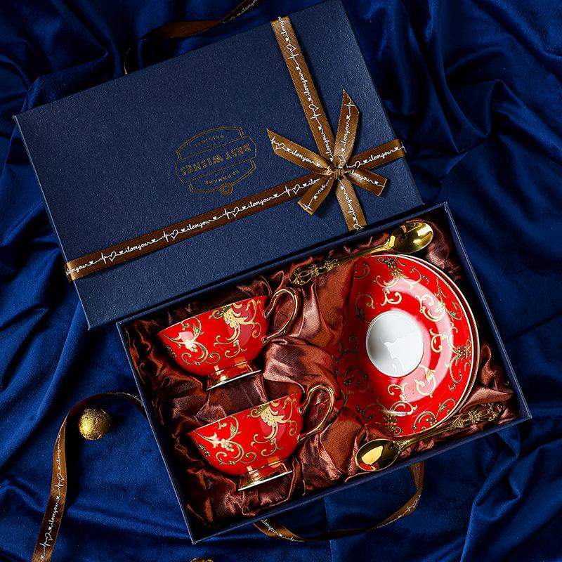 

Европейский керамический кофейный набор из чашки и тарелки, винтажный британский костяной фарфор, парная чашка и тарелка, послеобеденный чайный набор 201-300ml