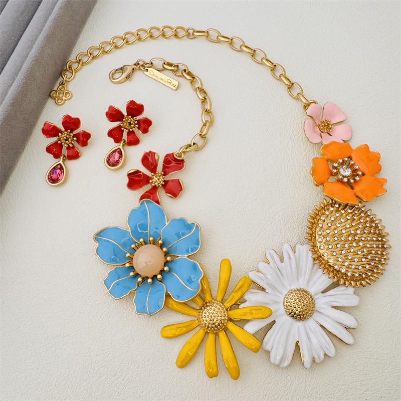 Collier de Luxe Oscar Style Vintage Émail