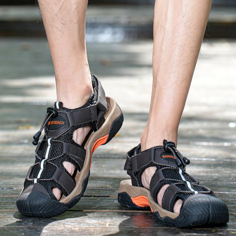 Neue Sommer Herren Bequeme Oberleder Rindsleder Strandschuhe Modische Outdoor Herren Atmungsaktive und Rutschfeste Freizeitsandalen