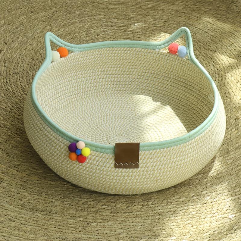 

2-in-1 cat scratching board & bed with toy ball. Space-saving, durable, suitable for cats and small dogs. зелёный