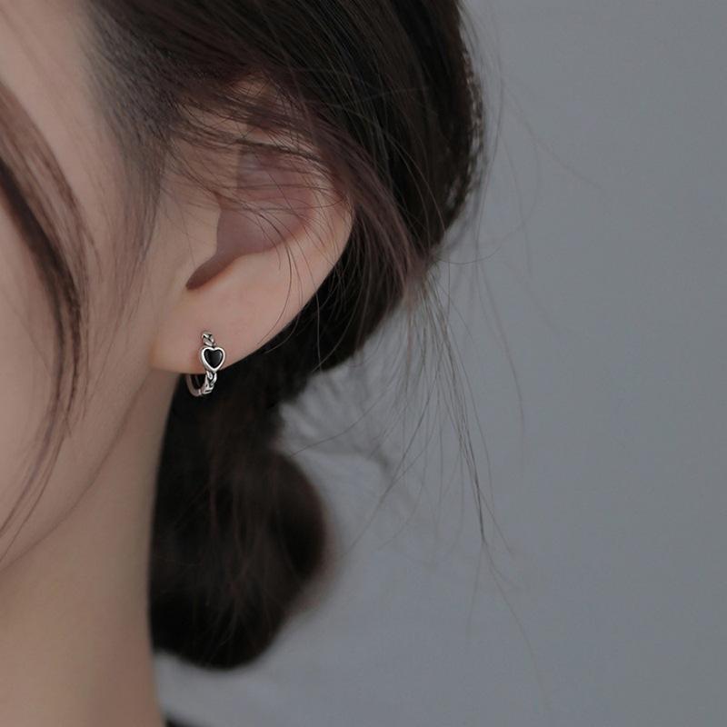 Schwarze Liebesohrringe Nischen-Design-Ohrringe Neue High-End-Ohrringe