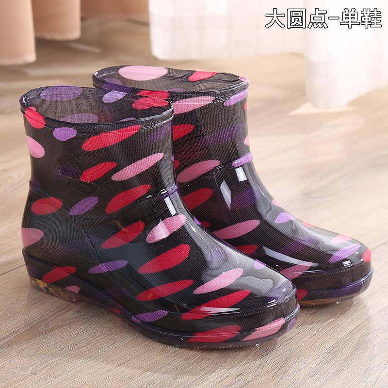 

New water shoes women s summer adult rain shoes women s water boots warm non-slip short tube wear-resistant deodorant rubber shoes overshoes 41