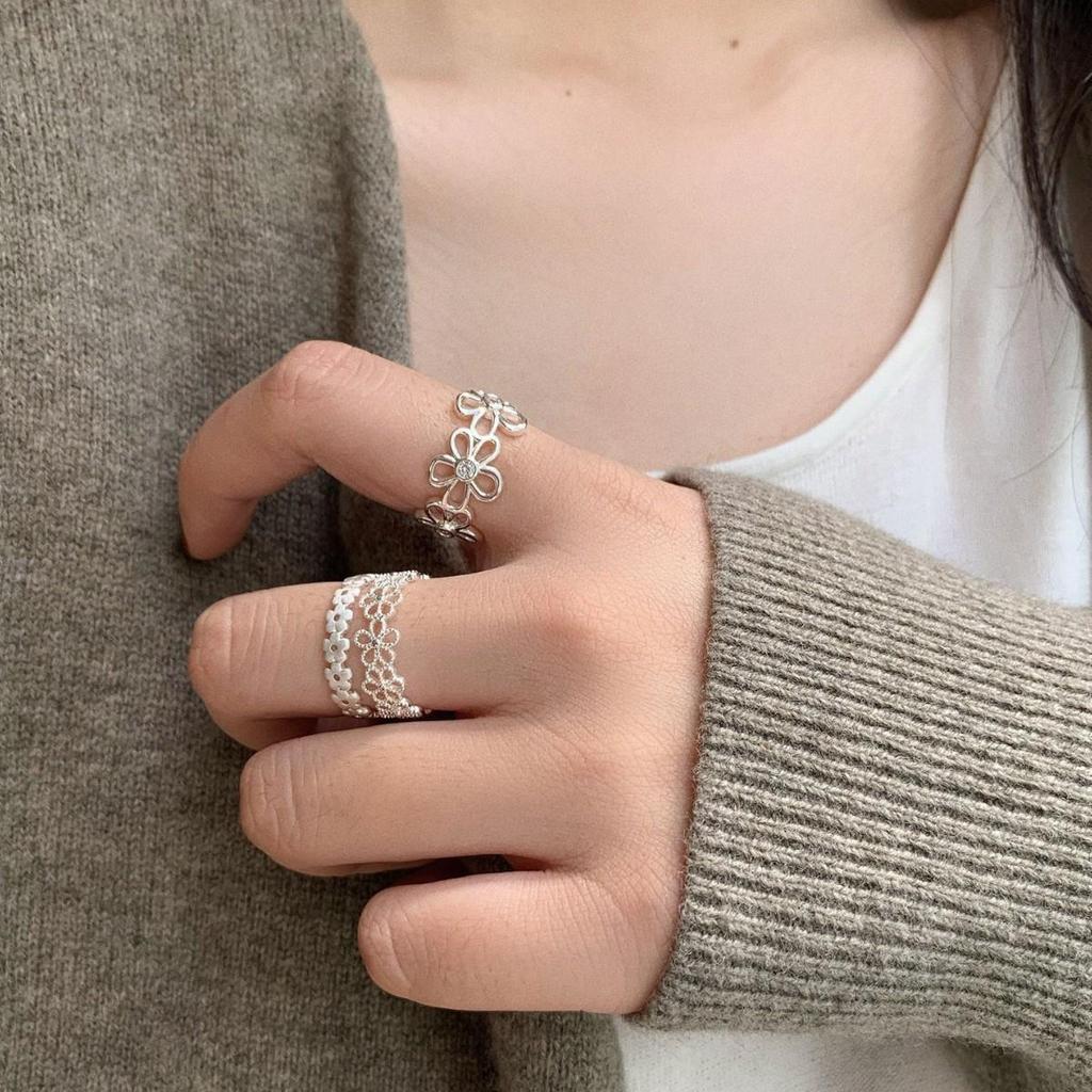 Fashionable Hollow Brushed Flower Ring: Elegant Adjustable Open Finger Ring for Women - Simple & Stylish Niche Design