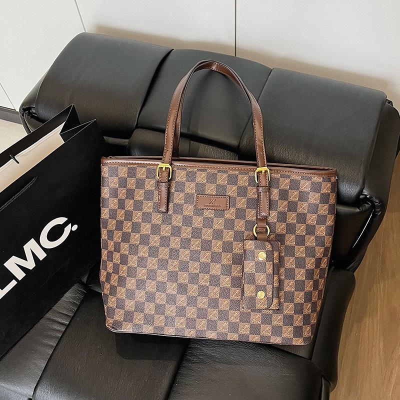 Commuter Bag Going Out Large-capacity Shoulder Bag Women's 2026 New Model, Light Luxury High-end Tote Bag Underarm Bag
