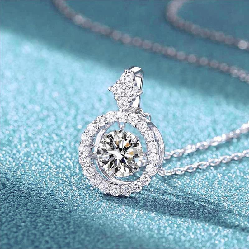 Moissanite Round Agile Necklace for Women, Beating Heart Geometric Pendant Collarbone Chain