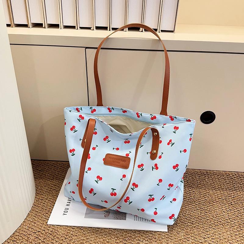 Nylon Tote Bag For Women With Print And Zipper Closure For Daily Commuting