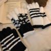 Winter fashion black and white striped finger warm gloves can be female leopard print thickened knitted finger wool gloves