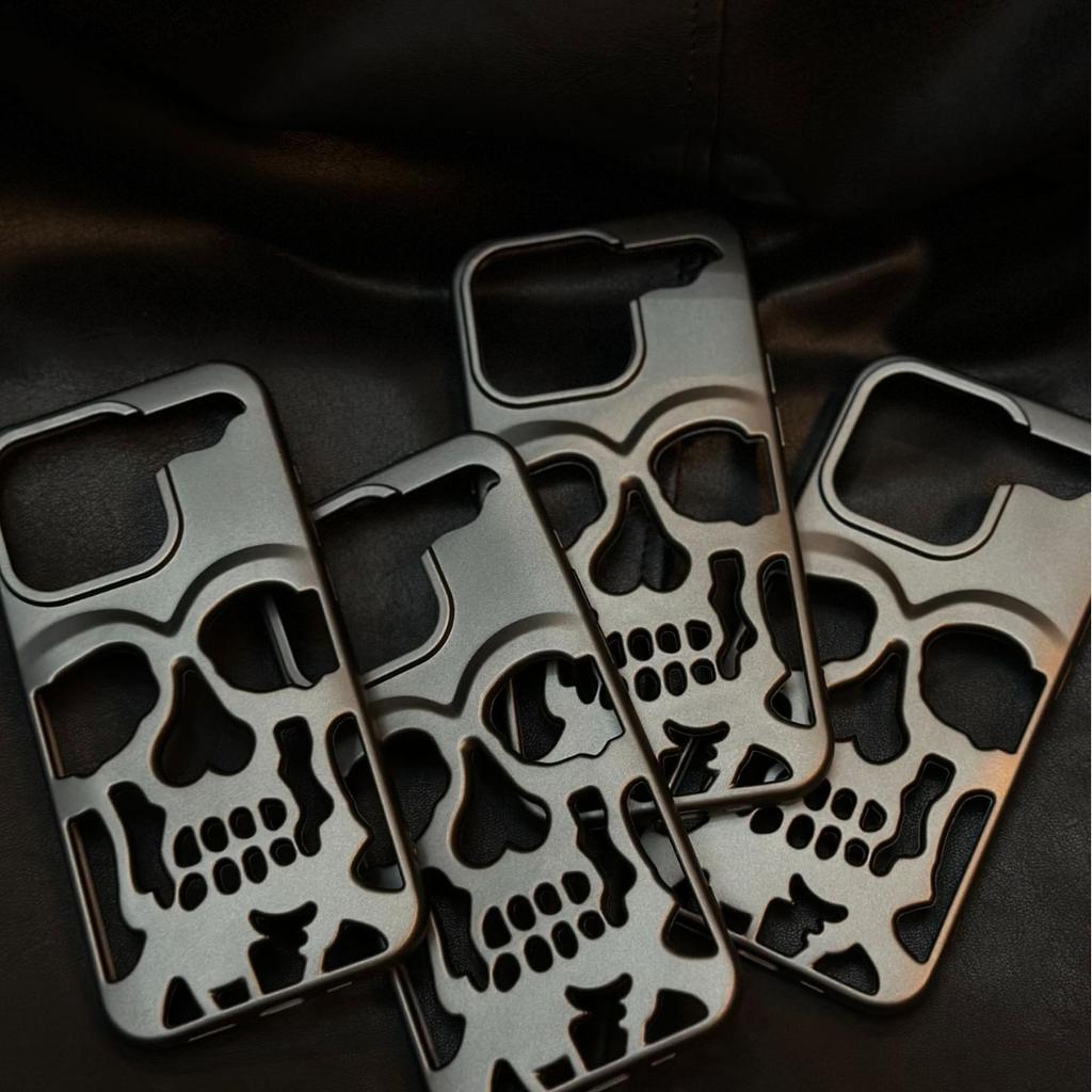 Luxury Skeleton Skull Case for iPhone 16 11 12 13 14 15 Pro Max Phone Shockproof Back Cover Camera Full Protect Hollow Funda