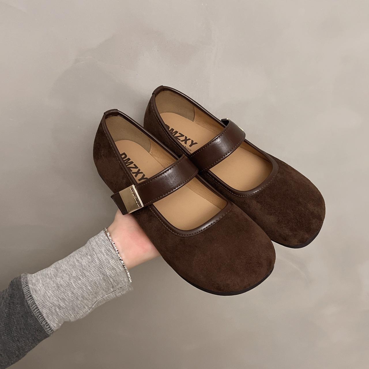 

Casual leather beanie shoes retro single shoes female pregnant women step on summer shit lazy new feeling step on soft bottom 2025 40 коричневый