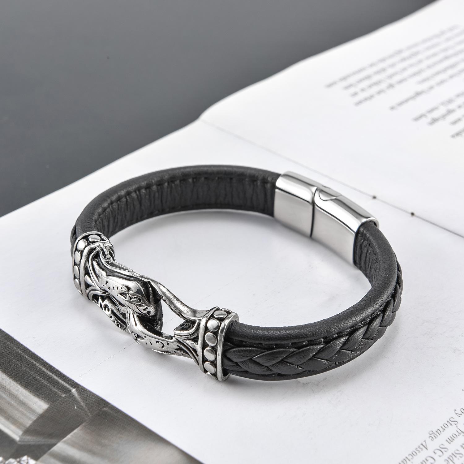 Leather rope jewelry titanium steel leather bracelet bracelet, stainless steel magnet buckle woven leather bracelet